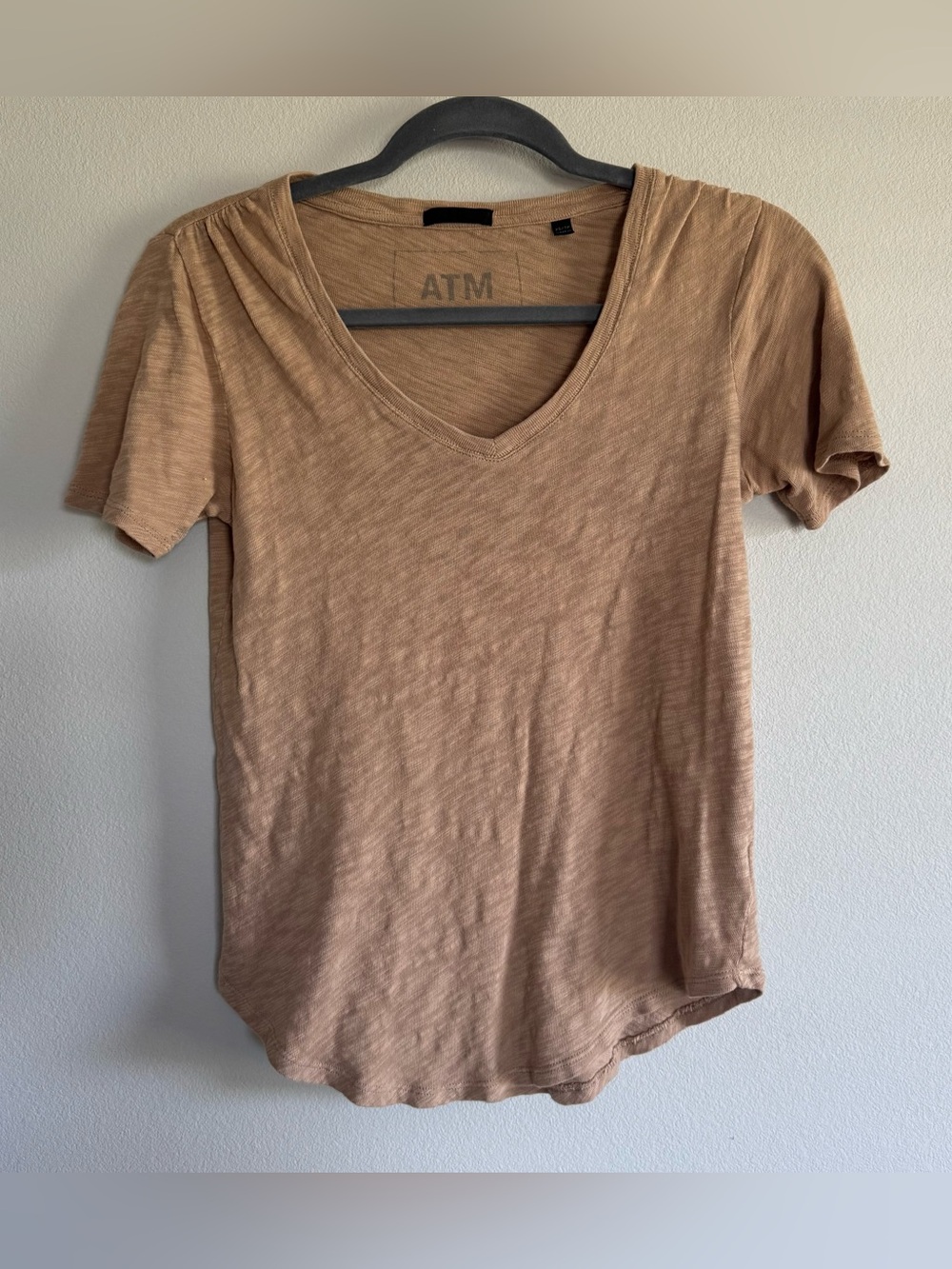 ATM Anthony Thomas Melillo Slub Cotton V-Neck Tee Camel Curved Hem XS Capsule